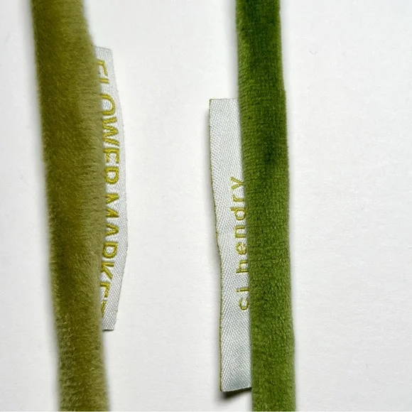 CJ Hendry Rose Flower Market Limited Edition NYC Pop Up 2025 Rockefeller Center - Picture 5 of 7